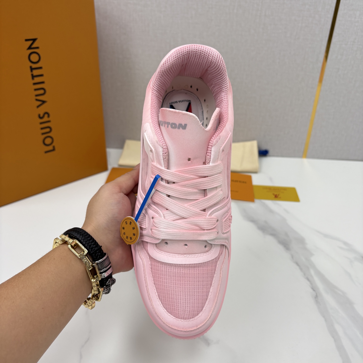 💋💍L家 L~V Trainer 新37 情侣运动鞋 官方 1W+ 尼龙网面水洗变色皮打造 以瞩目色块展现复古篮球鞋的 💋💍L家 L~V Trainer 新37 情侣运动鞋 官方 1W+ 尼龙网面水洗变色皮打造 以瞩目色块展现复古篮球鞋的