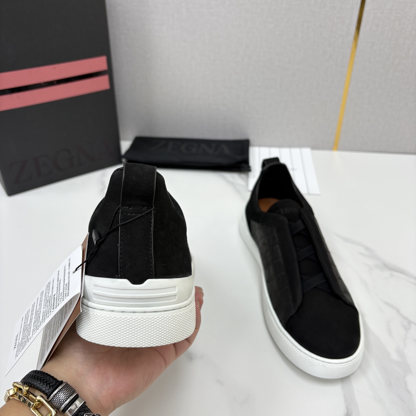 💋💍Zegn* /杰尼-亚  休闲牛皮拼鳄鱼🐊压纹运动鞋 Triple Stitch 系列是一款精致的休闲鞋履， 官方 