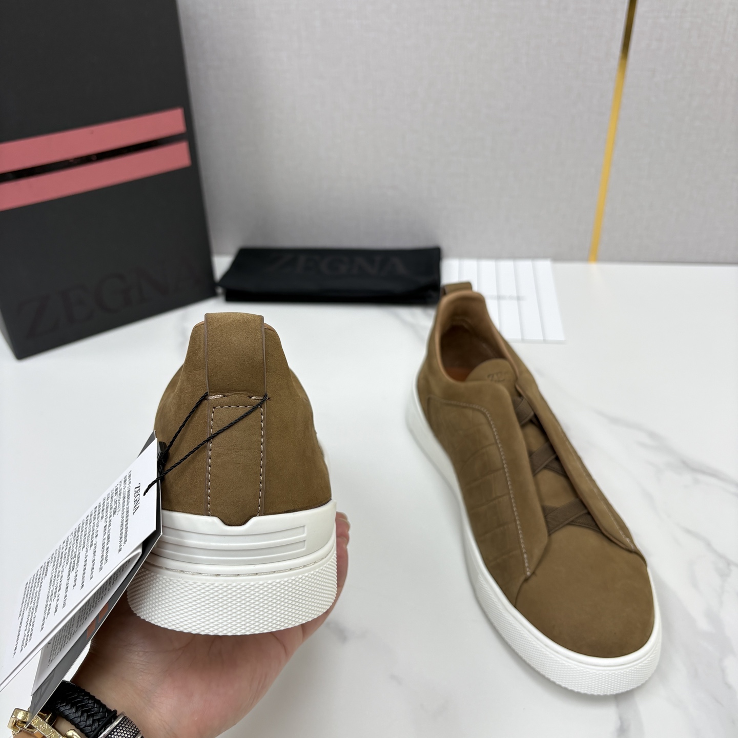 💋💍Zegn* /杰尼-亚  休闲牛皮拼鳄鱼🐊压纹运动鞋 Triple Stitch 系列是一款精致的休闲鞋履， 官方 