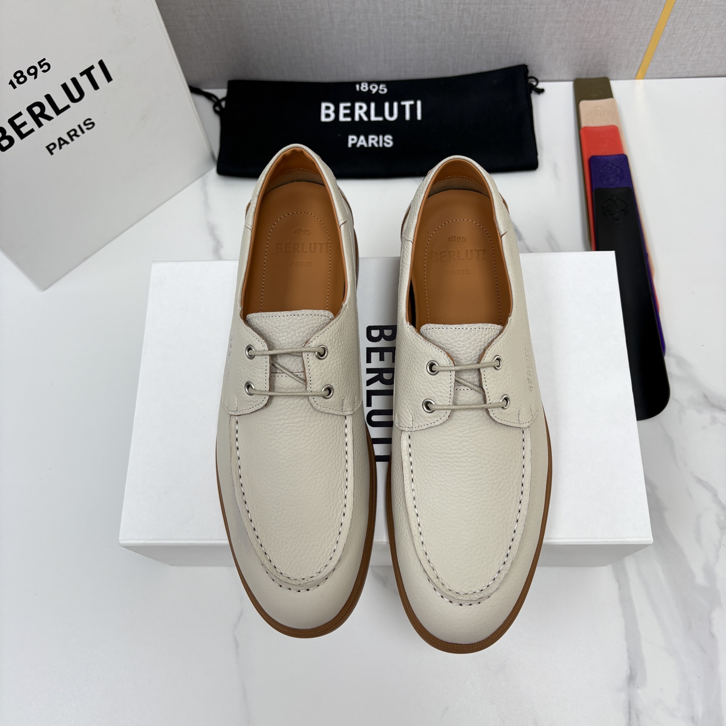 💋💍Berlut* 布鲁提 休闲系带乐福船鞋     绅士日常的轻奢之选    甄选细腻鹿皮🫎🫎打造，皮面肌理饱满柔和，