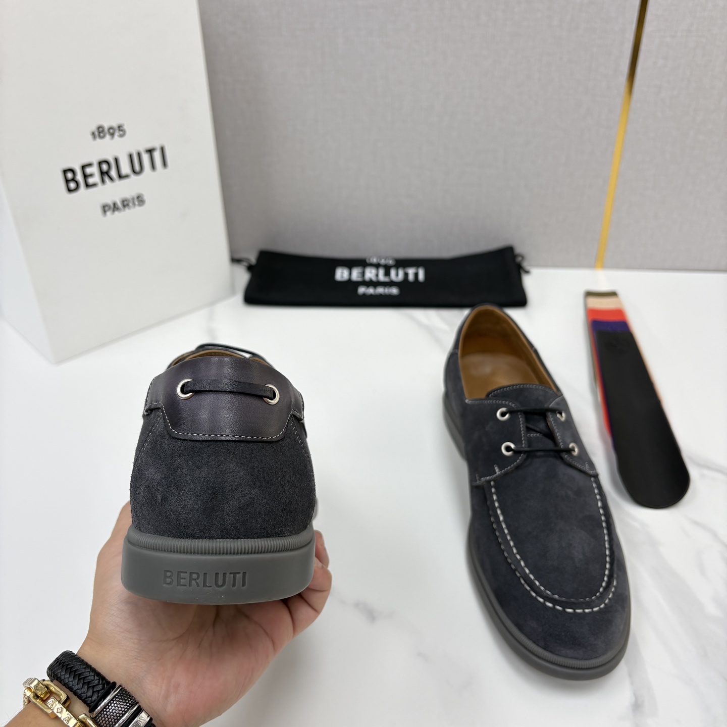 💋💍Berlut* 布鲁提 休闲系带乐福船鞋     绅士日常的轻奢之选    甄选进口细腻反毛皮打造，皮面肌理饱满柔和