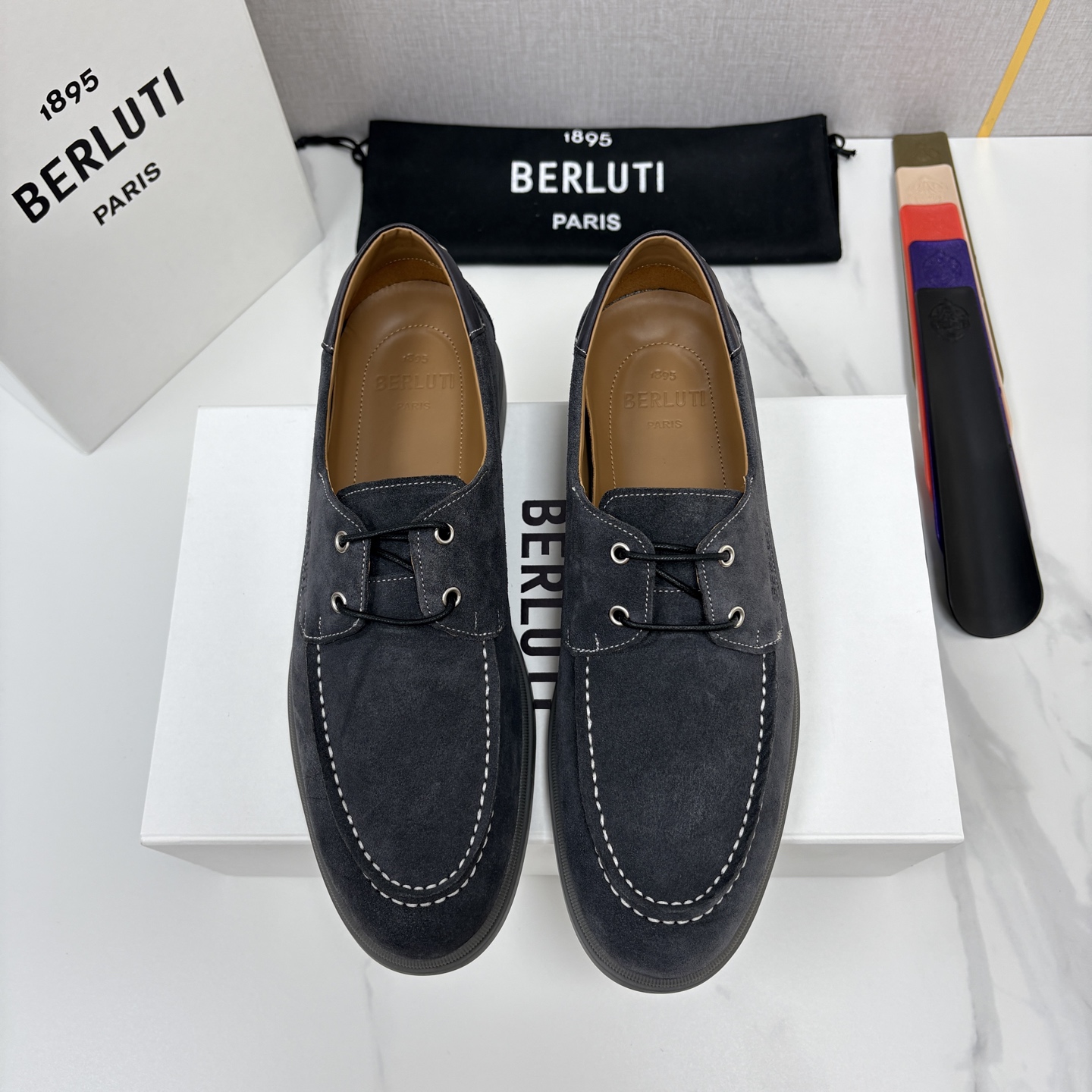 💋💍Berlut* 布鲁提 休闲系带乐福船鞋     绅士日常的轻奢之选    甄选进口细腻反毛皮打造，皮面肌理饱满柔和
