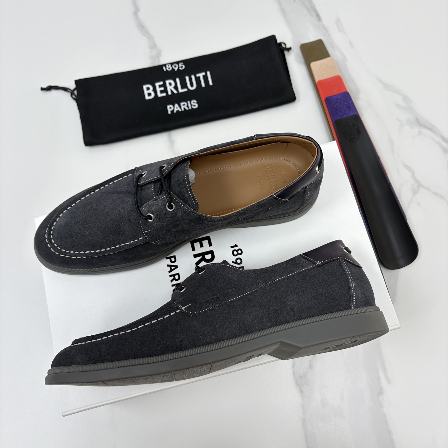 💋💍Berlut* 布鲁提 休闲系带乐福船鞋     绅士日常的轻奢之选    甄选进口细腻反毛皮打造，皮面肌理饱满柔和