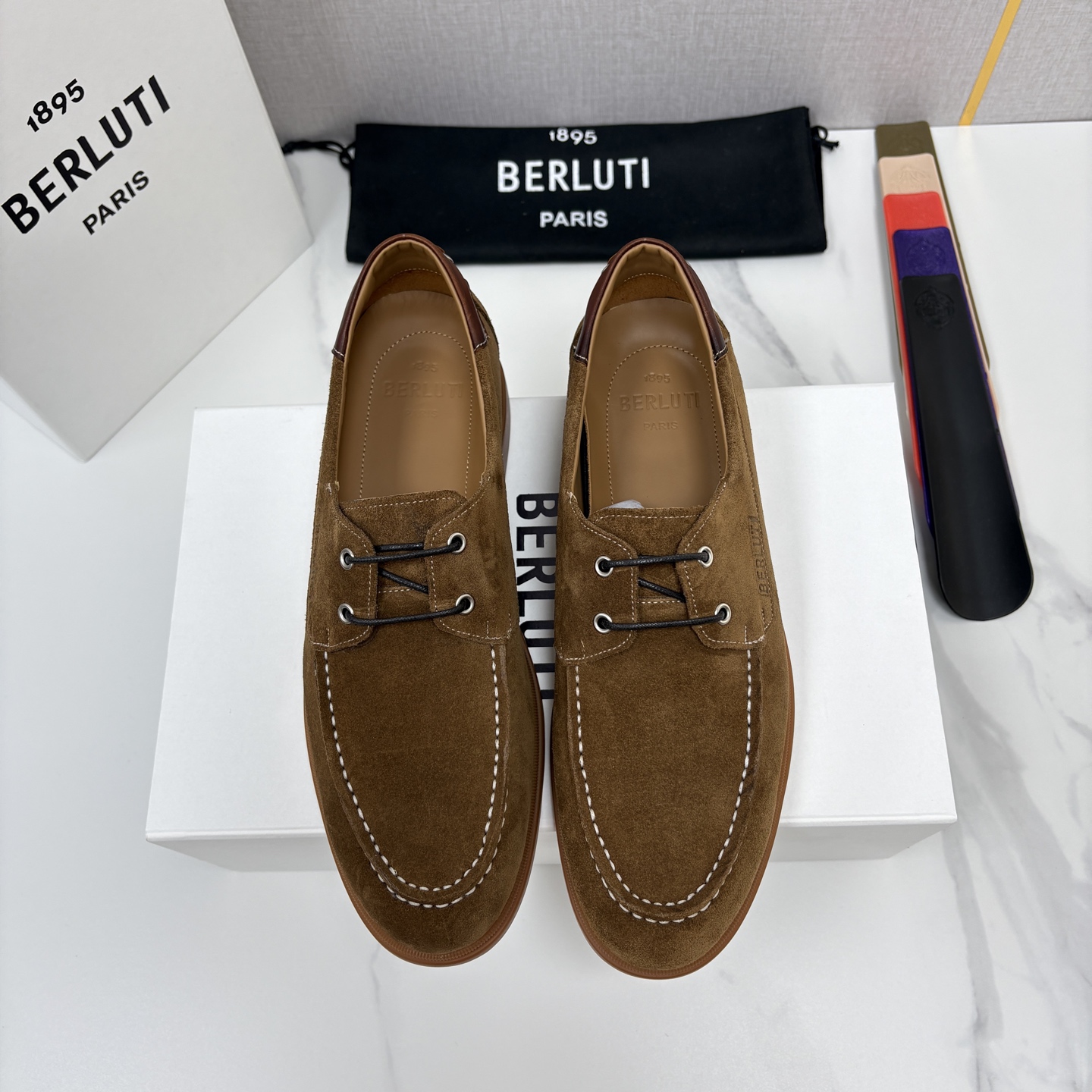 💋💍Berlut* 布鲁提 休闲系带乐福船鞋     绅士日常的轻奢之选    甄选进口细腻反毛皮打造，皮面肌理饱满柔和