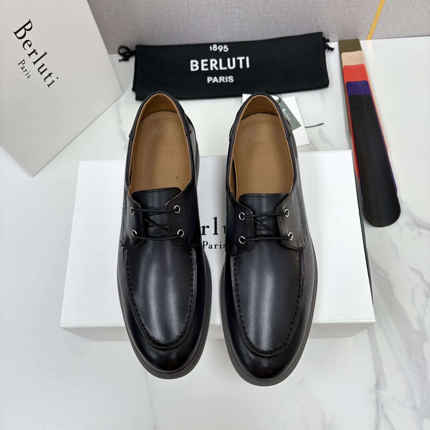 💋💍Berlut* 布鲁提 休闲系带乐福船鞋     绅士日常的轻奢之选    甄选进口细腻小牛皮胚改色打造，皮面平纹柔