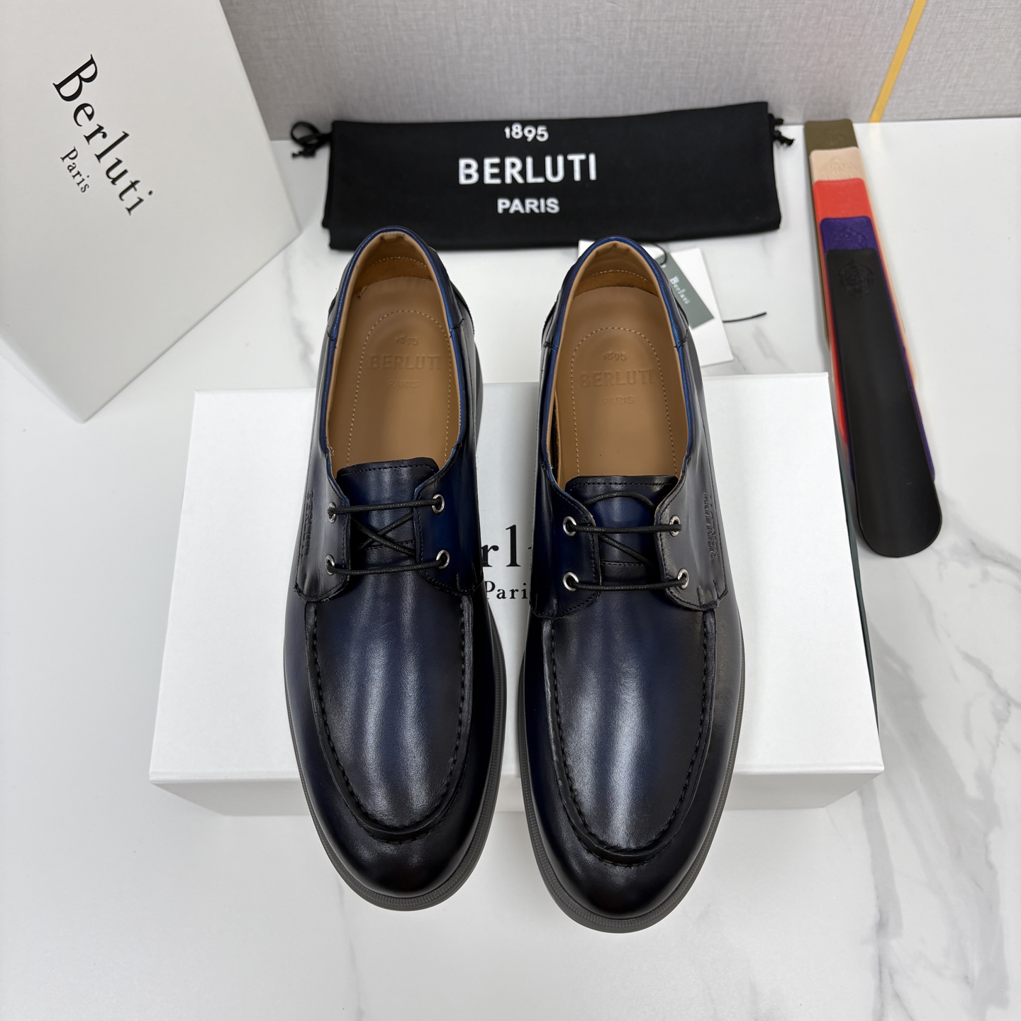 💋💍Berlut* 布鲁提 休闲系带乐福船鞋     绅士日常的轻奢之选    甄选进口细腻小牛皮胚改色打造，皮面平纹柔