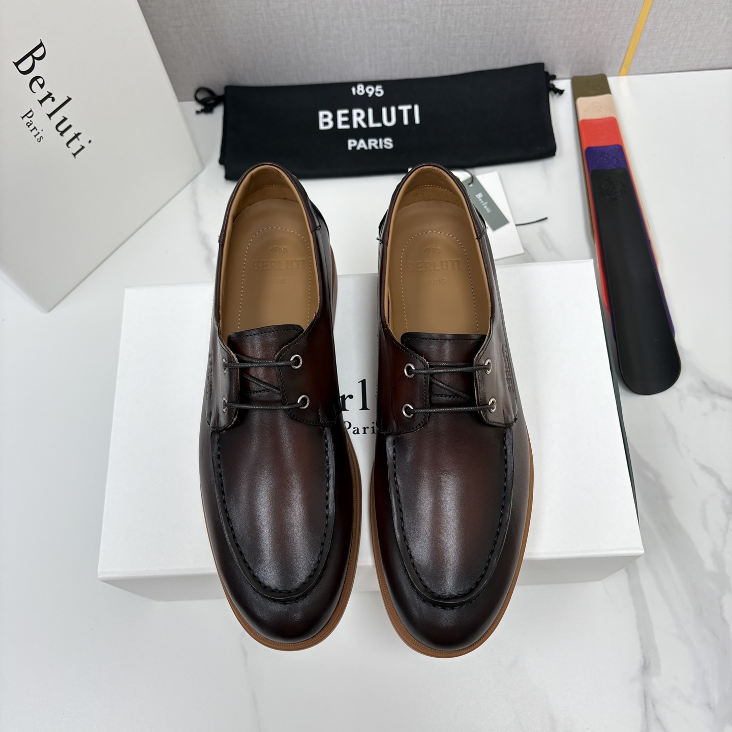 💋💍Berlut* 布鲁提 休闲系带乐福船鞋     绅士日常的轻奢之选    甄选进口细腻小牛皮胚改色打造，皮面平纹柔