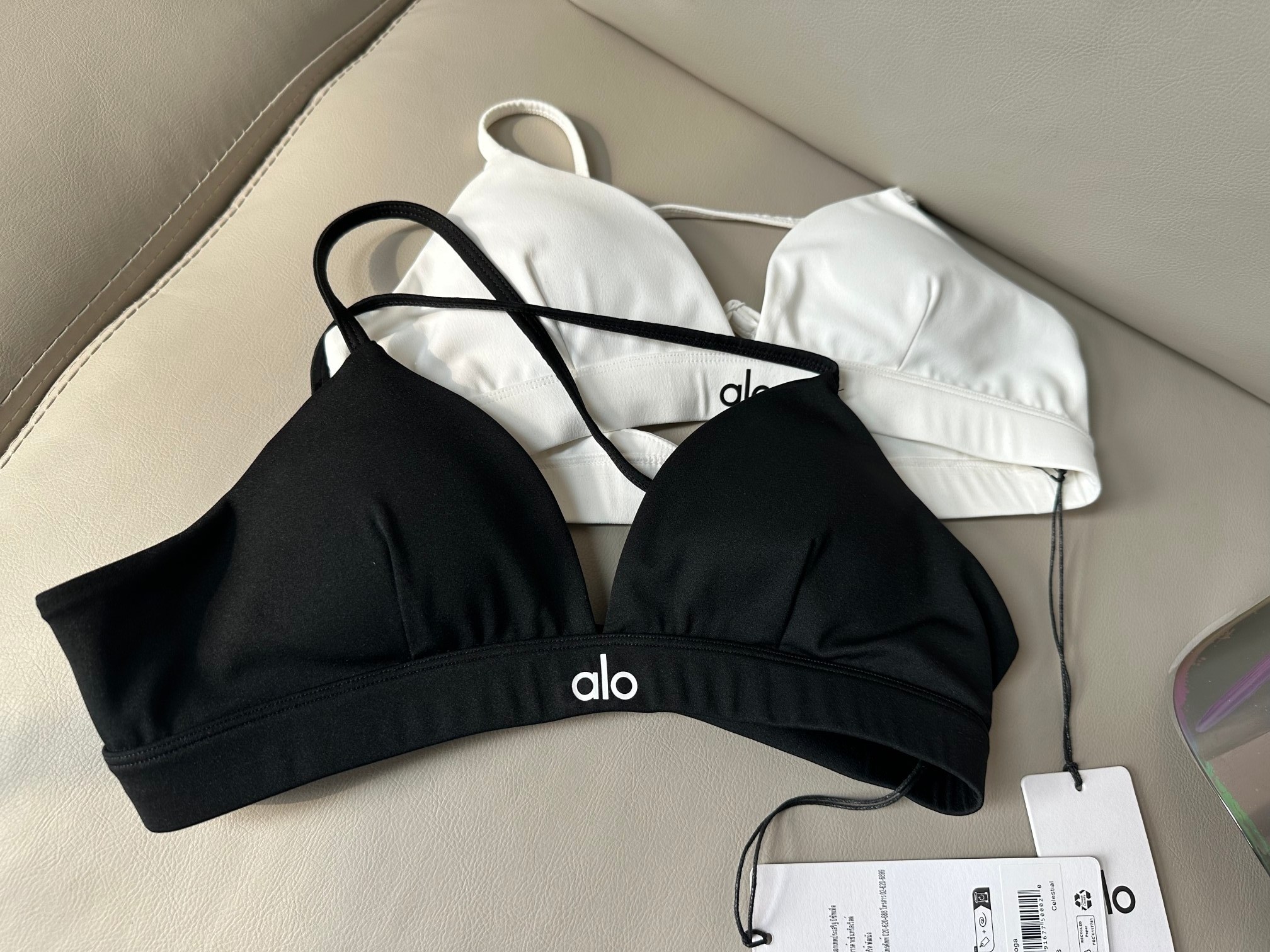 Alo sports bra studio white yoga