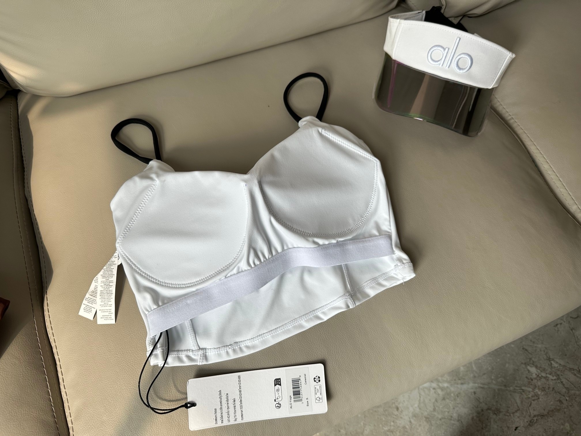 Alo sports bra yoga white