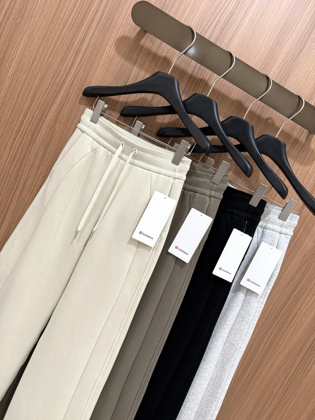 Lulu Leggings Black | White Lulu Leggings yoga