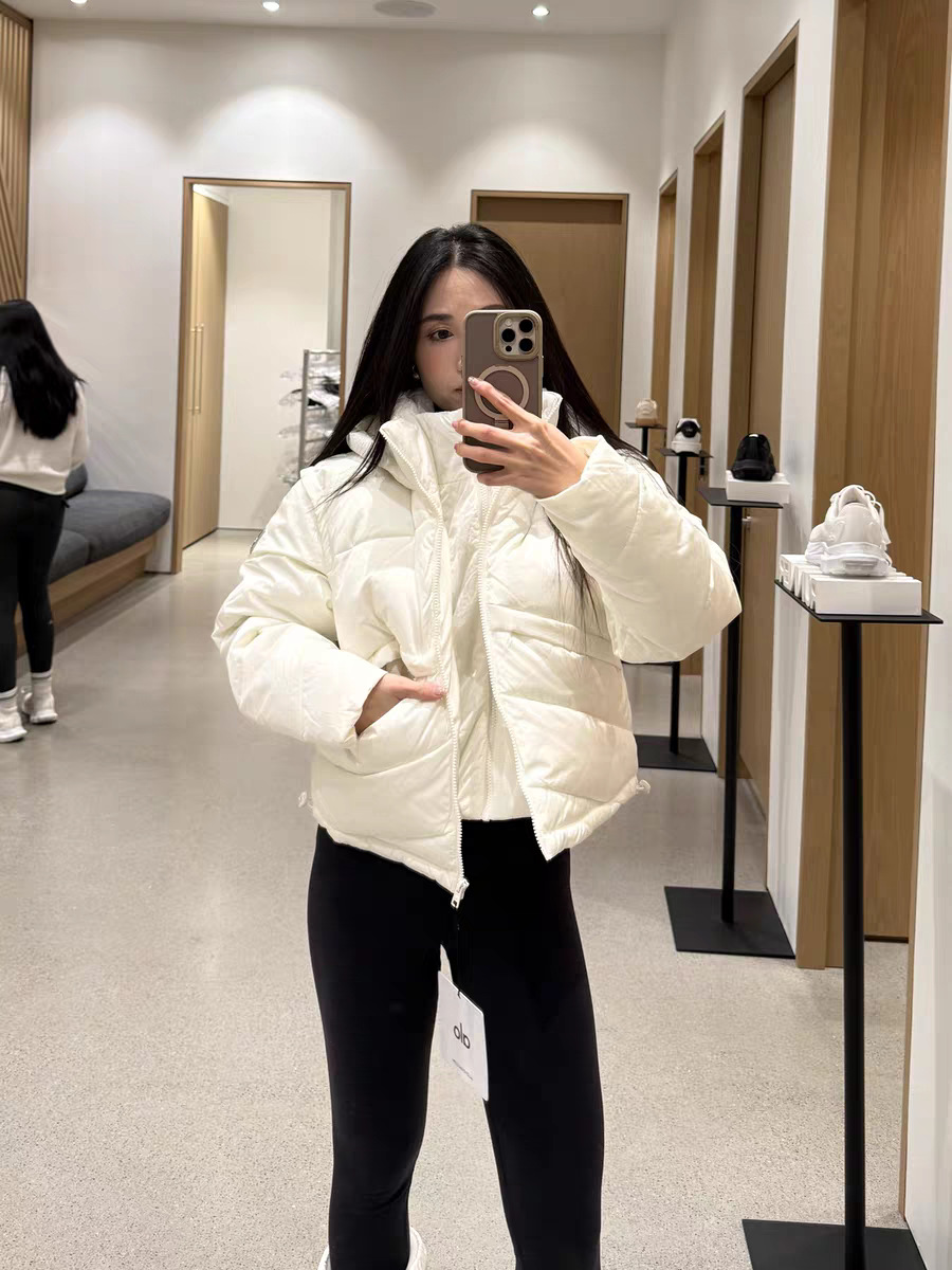 Alo jacket lounge white yoga