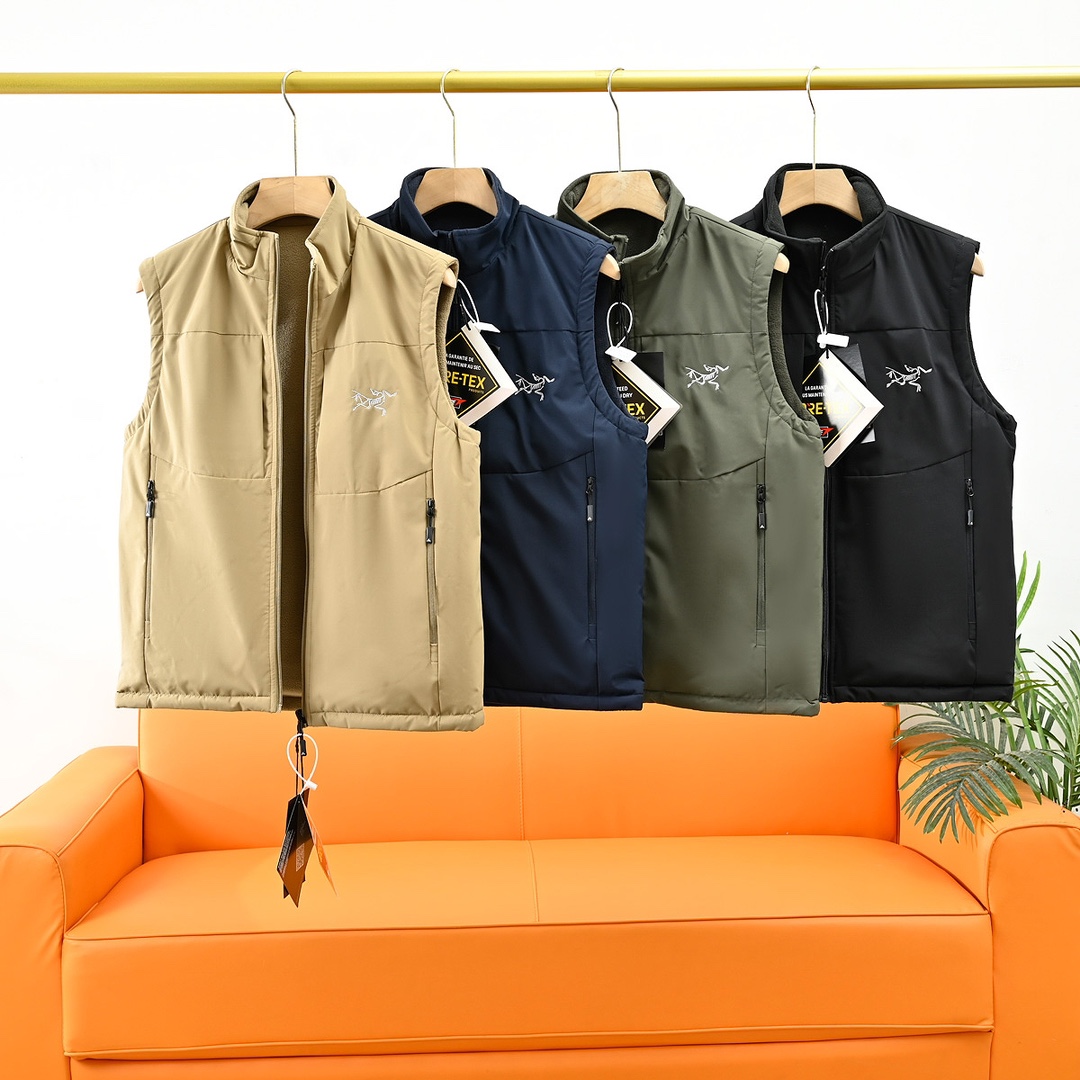 NO:115869,Model number 5547# Arcteryx Archaeopteryx autumn new embroidered velvet sports stand-up vest on both sides!  The classic ten thousand needles on the chest are carefully embroidered by the big bird. This kind of big brand must have a big logo to have momentum!  There is a first-generation factory, OEM production, each zipper is customized, and every detail is top-notch replica. Adding velvet thickened autumn and winter double-sided vests outdoor casual vests windproof and waterproof warm vest adopts LSPN design concept, the fabric has the characteristics of lightweight, water-resistant, excellent breathable and wearable on both sides!  Perfect for daily urban commuting!  No matter the material, details restoration degree and craftsmanship, I am not afraid of any challenges, just to offer wonderful products to everyone. A very easy-to-wear two-sided vest is very good, with a very good appearance!  In terms of style, the clothes adopt a real 3D three-dimensional cutting design, which is very outstanding. The multi-cut design makes the body more suitable for the figure, truly keeping warm, stylish, not tight, and not bloated!  The seasonal king-fighting model is well deserved!  Stand-collar fleece windproof and waterproof vest vest, inner liner windproof and warm, business stand-collar outdoor vest vest vest vest vest vest vest vest vest. Customer-supplied double-layer fabric, with rosy fleece fabric inside, which feels soft and glutinous, and it is no problem to touch the skin directly!  This is so handsome, with invincible effect!  Windproof and waterproof, increase the amount without price increase!  Very stressed!  Easy to put on and take off!  The upper body effect is very good, the workmanship is very good, the matching of several mas lines is just right, and the quality of wearing is good!  The small standing collar design has significant windproof and waterproof effect!  The zippers are all paired with anti-clip design, which is simple and not simple!  Good quality goods!  Classic autumn and winter styles don’t miss it!  !  Very design-like~ It is dry, delicate and textured, comfortable on the upper body! Extremely cost-effective color khaki, Navy blue, Military green, Black, Size clothes, Long, Shoulder, Wide, Bust weight recommendation M 66 43.5 106 90-110 catties L 68 44.5 110 110-125 catties XL 70 45.5114 125-145 catties 2XL 72 46.5118140-155 catties 3XL 7447.5 122 155-170 kg 4XL 75 48.5 126 170-185 catties 5XL 76 49.5 130185-210 catties Pure manual measurement has an error of 1-2cm!  !  ,arc'teryx,jackets & coats,alexander wang19860909款号5547# Arcteryx 始祖鸟秋季新款刺绣摇粒绒运动两面穿立领马甲！ 胸前经典万针精心刺绣大鸟,这种大品牌的必须大LOGO才有气势！ 有第一代工厂,代工生产,每个拉链都是定制的,每个细节顶级复刻 加绒加厚秋冬双面穿马甲户外休闲坎肩外套防风防水保暖马甲 采用LSPN设计理念,面料具备轻量化、防泼水、出色透气性两面都可穿特点！非常适合日常城市通勤！不管是材质还是细节还原度以及工艺制作方面不惧任何挑战,只为给大家奉献绝妙产品 非常好穿的一款两面穿马甲,颜值超高！ 版型方面,衣服采用真正的3D立体裁剪设计,非常出色,多裁片设计,让衣身更加贴合身材,真正做到既保暖又有型不紧绷 不臃肿！当季王炸款 ,当之无愧！ 立领抓绒防风防水马甲背心,内胆防风保暖,商务立领户外背心坎肩 客供双层面料,内里是摇粒绒面料,手感软糯无比,直接接触皮肤都没问题！ 这个真是帅翻了,效果无敌！ 防风防水,加量不加价！非常压风！穿脱方便！ 上身效果非常好,做工非常好,几条马斯线的搭配也恰到好处,穿的住的好品质！ 小立领的设计,防风防水效果显著！ 拉链全部搭配防夹设计,简约不简单的款式！ 品质好货！经典秋冬款 不要错过啦！！ 很有设计感~说干细腻有质感,上身舒适! 性价比极高 颜色卡其 藏青 军绿 黑色 尺码衣长肩宽 胸围体重建议 M 66 43.5 106 90-110斤 L 68 44.5 110 110-125斤 XL 70 45.5114 125-145斤 2XL 72 46.5118140-155斤 3XL 7447.5 122 155-170斤 4XL 75 48.5 126 170-185斤 5XL 76 49.5 130185-210斤 纯手工量测存在1-2cm误差！！,arc'teryx,jackets & coats,alexander wang,Men's clothing