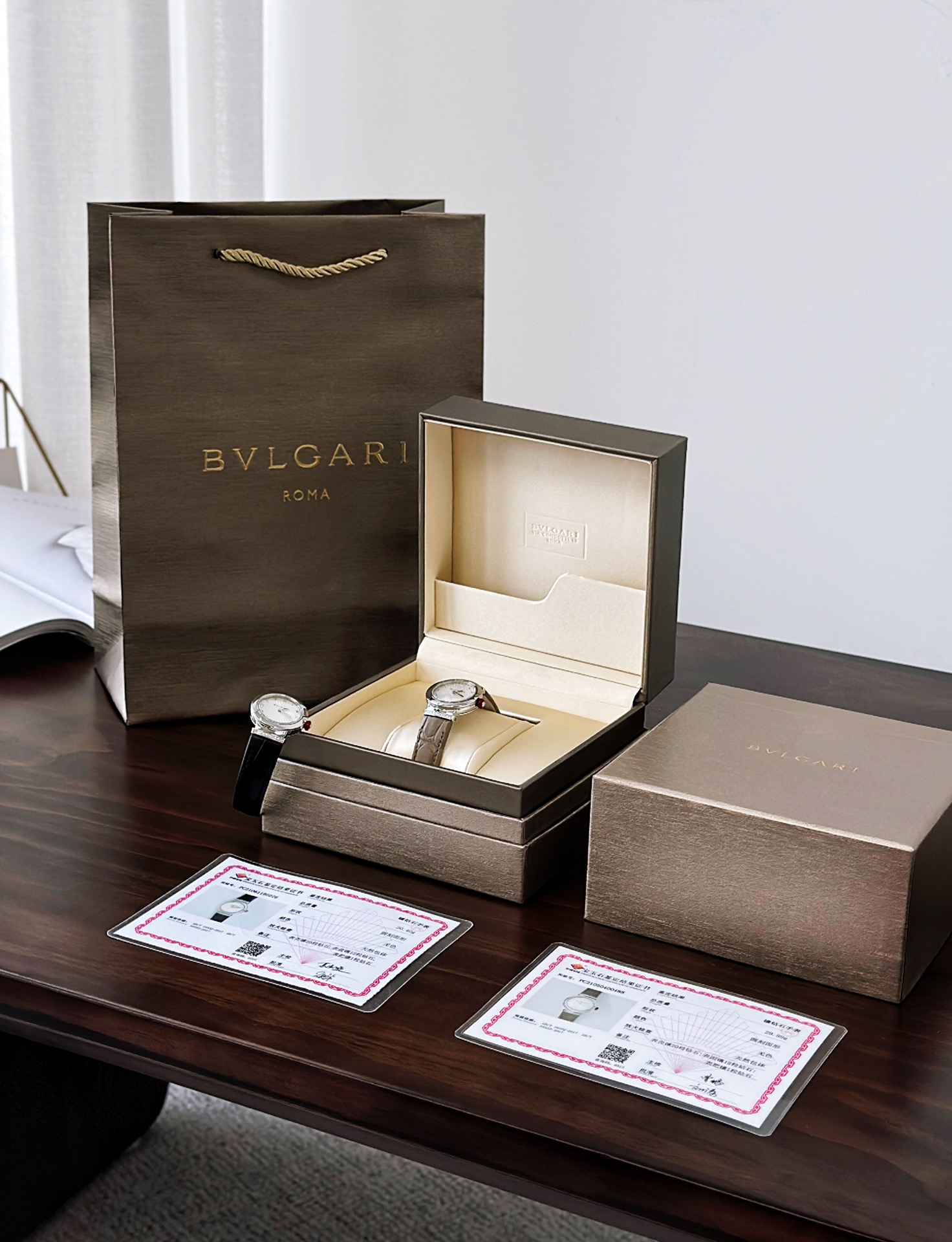 宝格丽 LVCEA腕表全新配色系列