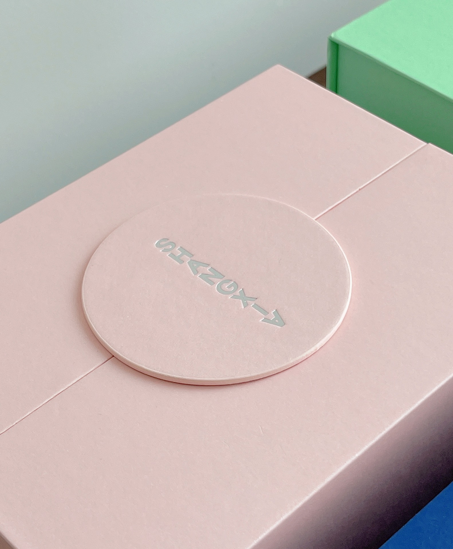 This fragrance draws inspiration from the shape of the Taihu Lake Stone - Perfume 2