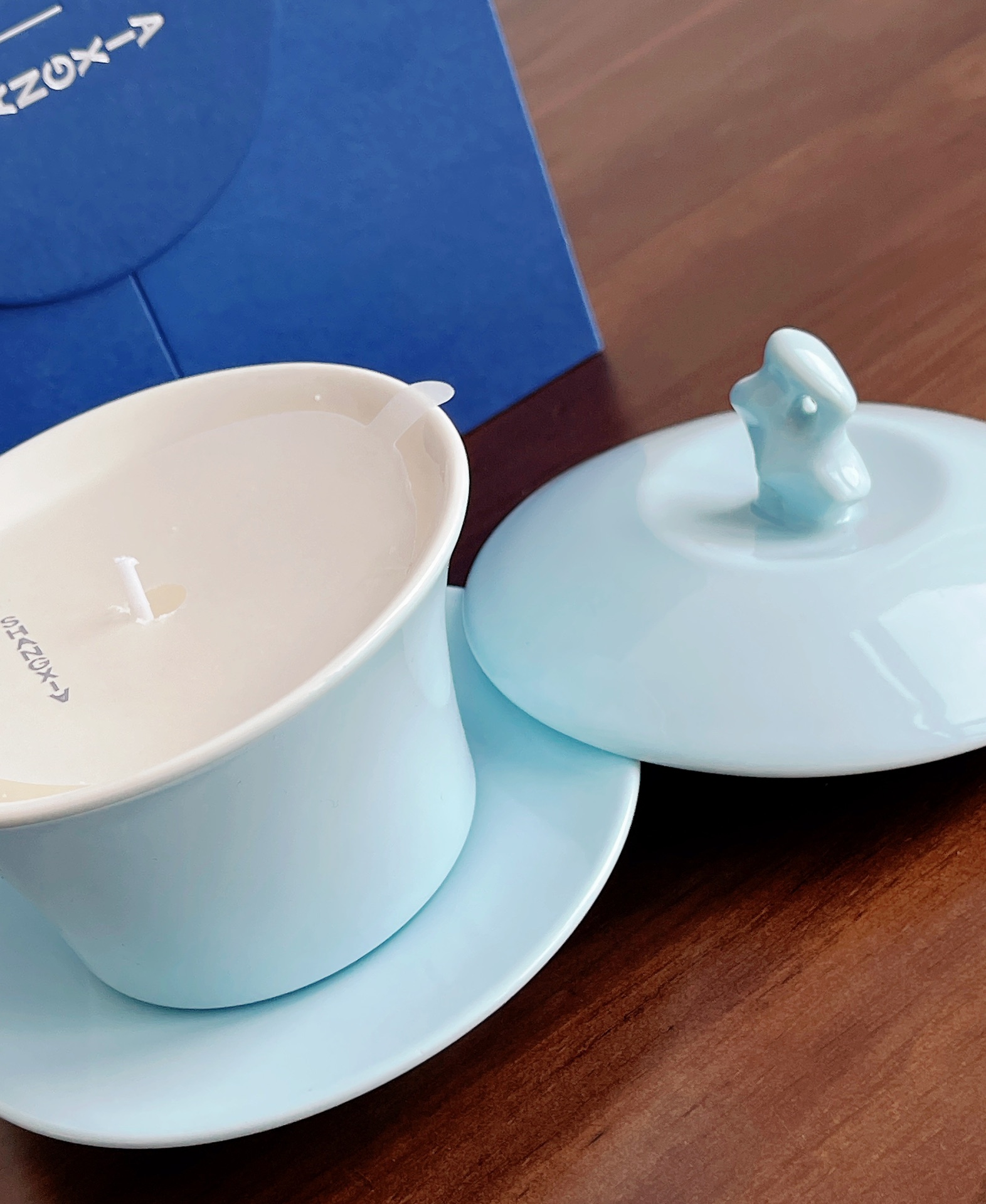 Through the calming fragrance of the Wu Xiang Xuan realm, one can soothe - Perfume 2