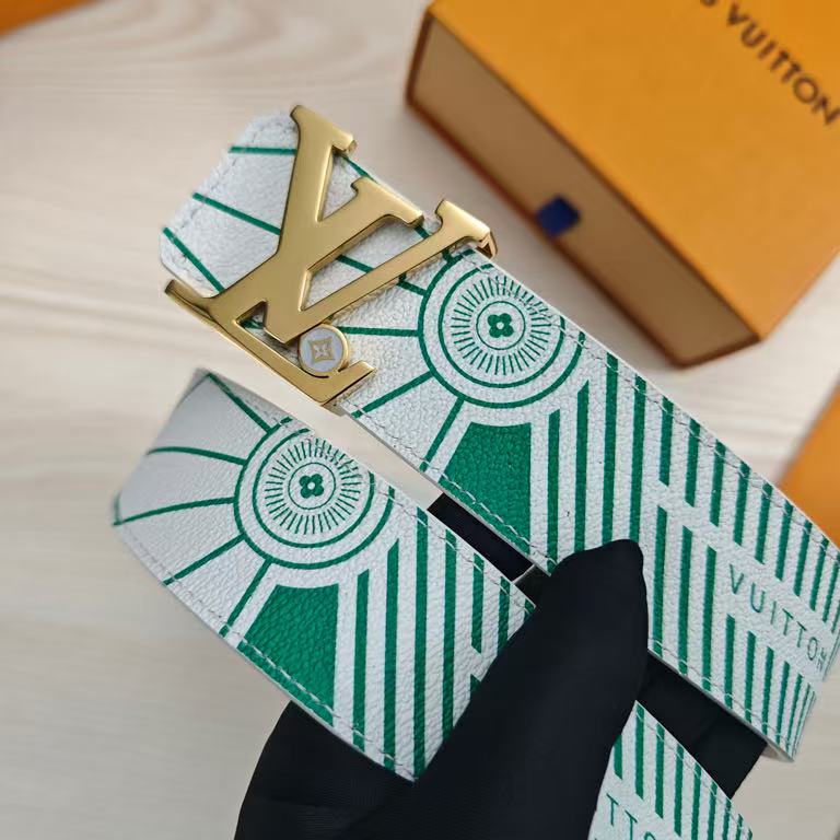 Louis Vuitton Initials 40mm Reversible Belt Green/White Damier Canvas 3 i1756960830497 4732 0 1