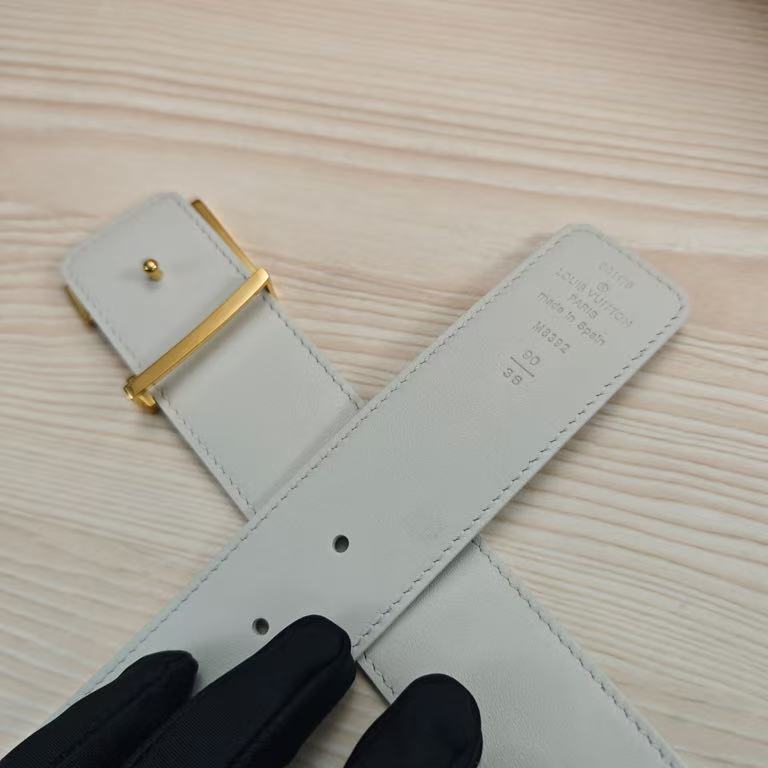 Louis Vuitton Initials 40mm Reversible Belt Green/White Damier Canvas 7 i1756960831203 8884 0 5