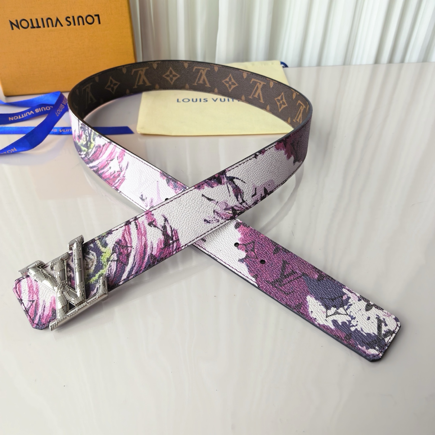 4.0宽，2025当季新款，双面进口帆布，印花🌸，搭配正版开模精品🍂扣头，做工精细，官网同步，实物实拍，