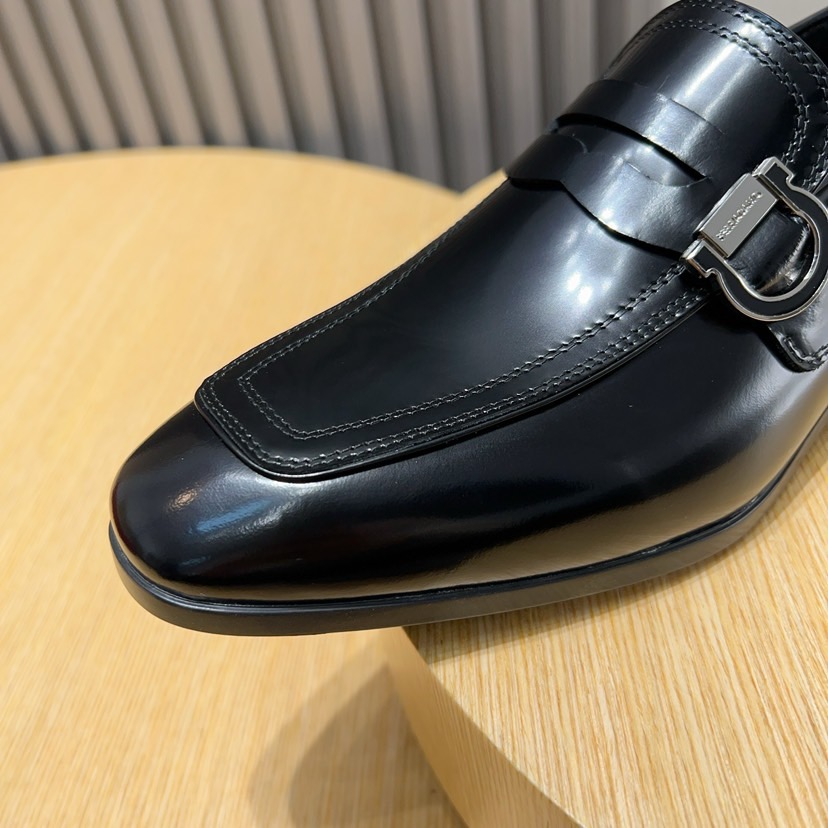 Salvatore Ferragamo Men's Leather Loafers - Business Style, Comfortable Fit 7 i1744654199249 9400 0 5