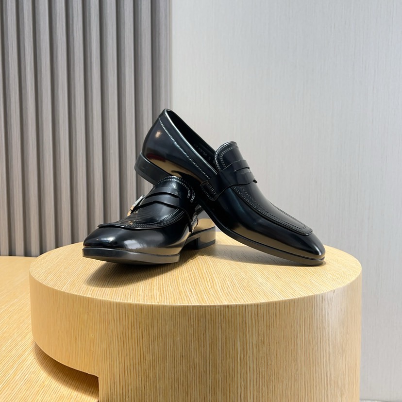 Salvatore Ferragamo Men's Leather Loafers - Business Style, Comfortable Fit 8 i1744654199946 2408 0 6