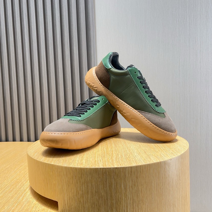 Bottega Veneta Men's Green Leather & Suede Lace-Up Sneakers 6 i1744824117353 23 0 4
