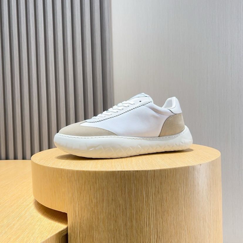 Bottega Veneta White Leather & Suede Trim Basket Sneakers 8 i1744824150480 1420 0 6