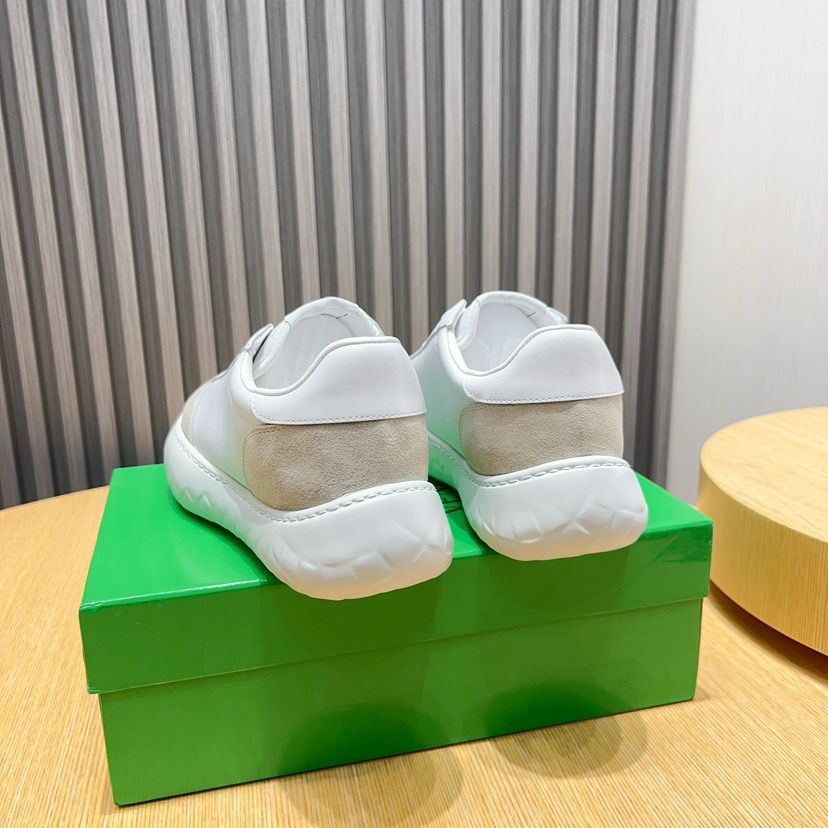 Bottega Veneta White Leather & Suede Trim Basket Sneakers 5 i1744824150480 1596 0 3