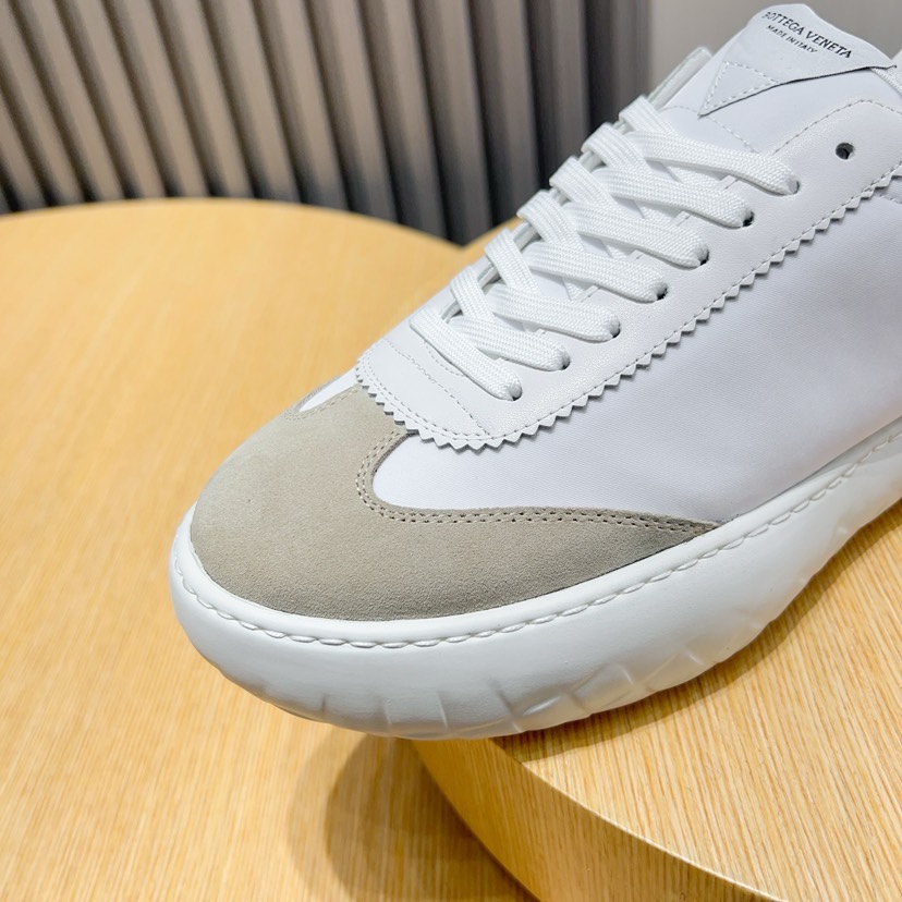 Bottega Veneta White Leather & Suede Trim Basket Sneakers 9 i1744824153601 8002 0 7