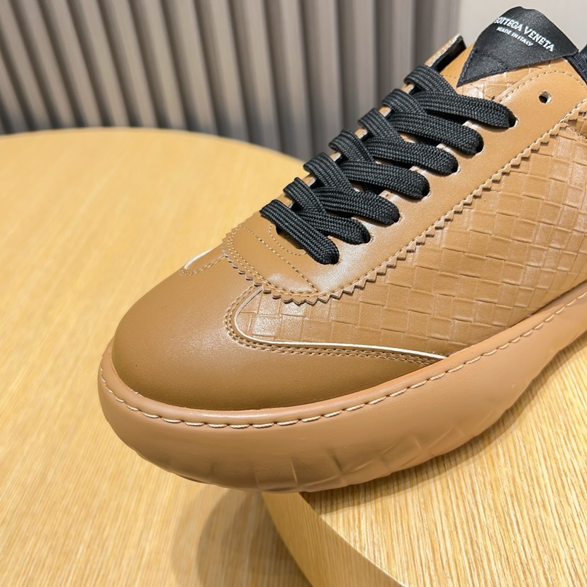 Bottega Veneta Men's Leather & Suede Retro Basketball Sneakers 8 i1744825597867 2078 0 6