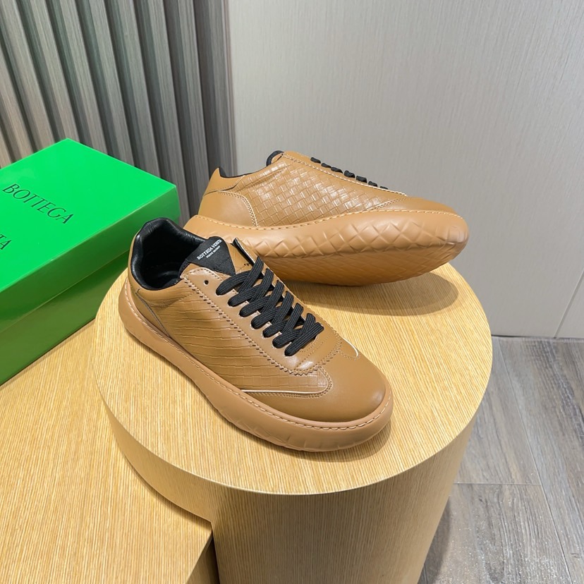 Bottega Veneta Men's Leather & Suede Retro Basketball Sneakers 4 i1744825597867 6490 0 2