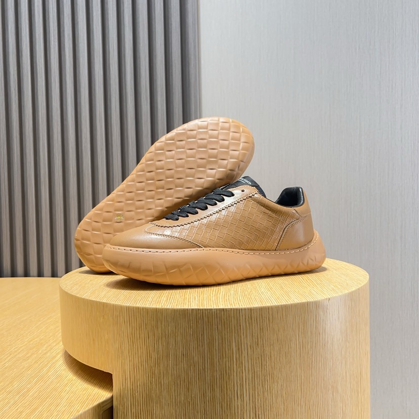 Bottega Veneta Men's Leather & Suede Retro Basketball Sneakers 9 i1744825597867 8770 0 7