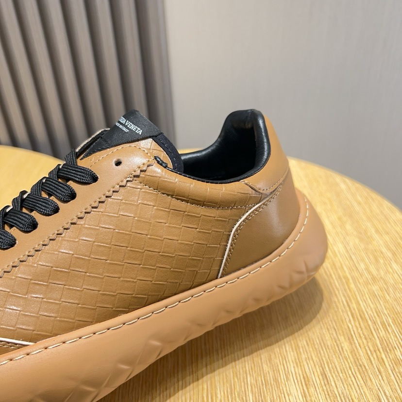 Bottega Veneta Men's Leather & Suede Retro Basketball Sneakers 7 i1744825598442 2579 0 5