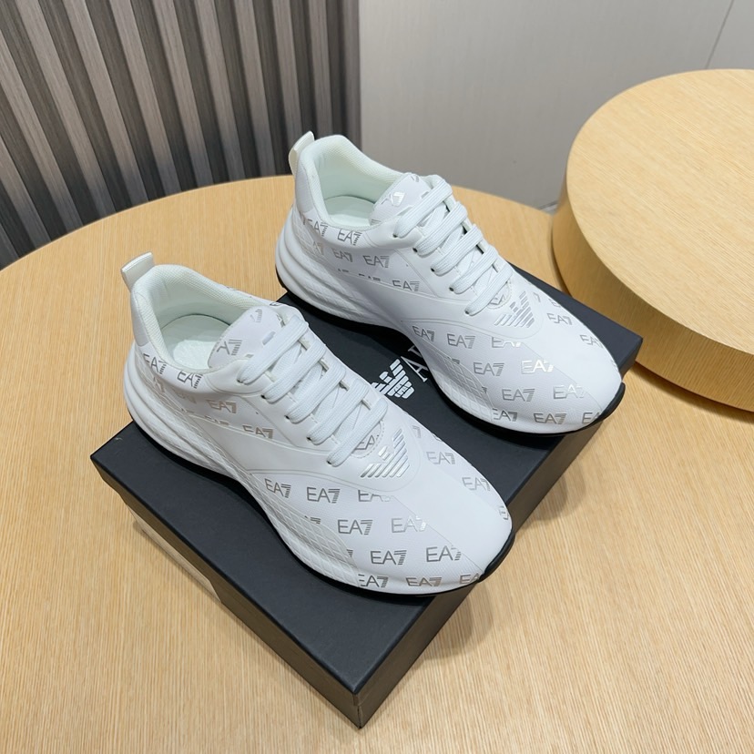 NO:283992,Factory [Armani] Armani's new fashionable men's sports shoes are carefully created to create an international brand. This casual shoe combines high-quality fabrics and exquisite craftsmanship. The upper is made of imported breathable fly-woven drop glue!  Breathable mesh cloth inner sheepskin foot pad. The footing effect is handsome and stylish, with a lightweight TPU bottom, and the foot feels light and comfortable!  Fine workmanship, worthy of Size38-44 (45 custom made without return or exchange), Armani, Armani, Sneakers, Sheepskin19860909工厂【Armani】阿玛尼新款时尚男士运动鞋精心打造国际品牌 此款休闲鞋集优质面料与精湛工艺于一身,鞋面选用进口透气飞织滴胶制成！透气网布内里羊皮垫脚.上脚效果帅气有型,轻质TPU大底,脚感轻便舒适！做工精细,值得拥有 Size38-44（45定做不退换）,,armani,armani,sneakers,sheepskin,Men's shoes