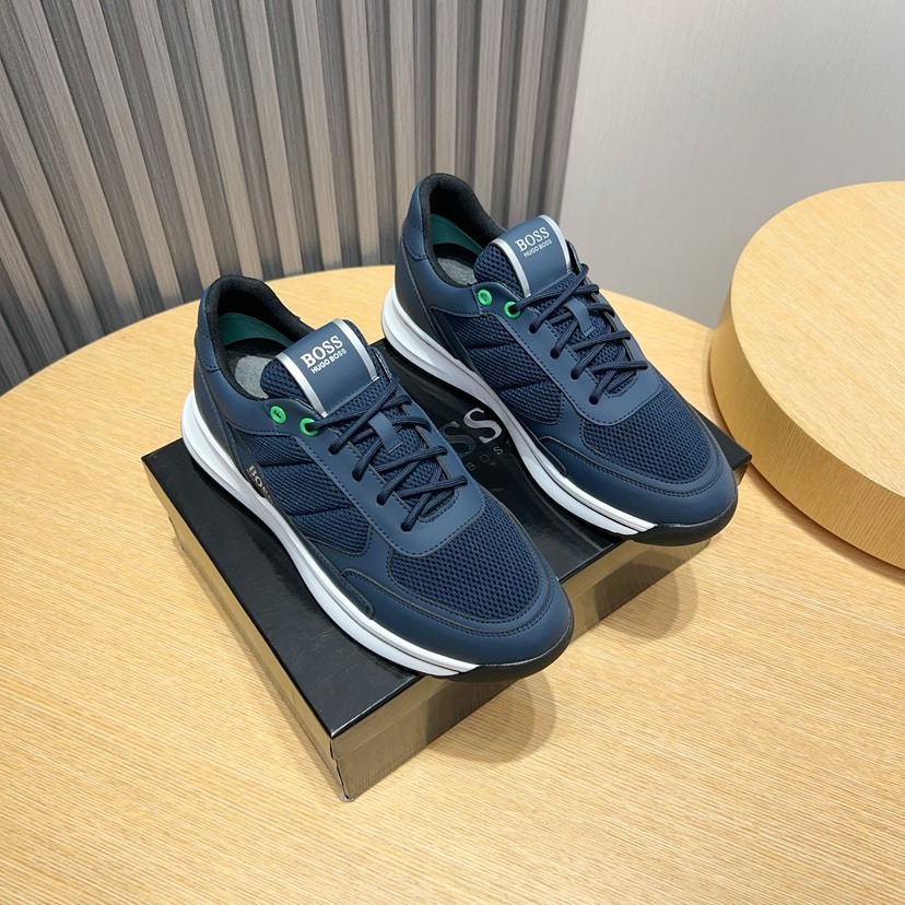 NO:284001,Factory [BOSS] new men's sports shoes. The new model of a well-known sports brand is grandly launched. It is shipped with a luxurious and high-end design. The upper is made of original breathable mesh fabric with leather (sheepskin footbed). Lightweight rubber outsole. Light luxury style. The upper is breathable and not stuffy. Simple and atmospheric. It is comfortable and fashionable. Size38-44 (45 customized, non-return and exchange),, sneakers, sheepskin19860909工厂【BOSS】新款男仕运动鞋 知名运动品牌新款隆重上市 以奢华高端设计出货 鞋面选用原版透气网布搭配皮革制成（羊皮垫脚） 轻质橡胶大底.轻奢风格,鞋面透气不闷脚,简约大气,上脚舒适富有潮流感.Size38-44（45定做不退换）,,sneakers,sheepskin,Men's shoes