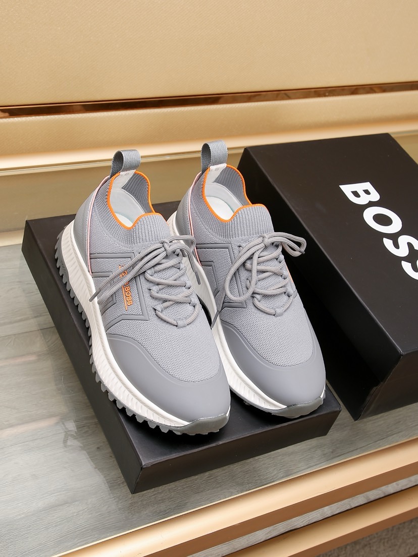 NO:557813,Factory [BOSS] new men's sports shoes. New models of well-known sports brands are grandly launched. They are shipped with luxurious and high-end designs. The uppers are made of original breathable fly weave (sheepskin feet). Lightweight rubber outsole. Light luxury style, breathable uppers and not stuffy feet, simple and elegant, comfortable and trendy on the feet. Size38-44 (customized for 45, non-refundable), sneakers, sheepskin19860909工厂【BOSS】新款男仕运动鞋 知名运动品牌新款隆重上市 以奢华高端设计出货 鞋面选用原版透气飞织制成（羊皮垫脚） 轻质橡胶大底.轻奢风格,鞋面透气不闷脚,简约大气,上脚舒适富有潮流感.Size38-44（45定做不退换）,,sneakers,sheepskin,Men's shoes