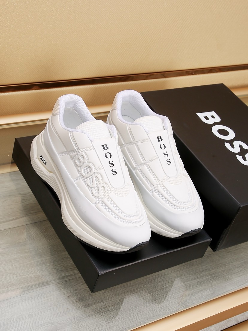 NO:557818,Factory [Boss] new men's sports shoes. New models of well-known sports brands are grandly launched. They are shipped with luxurious and high-end designs. The uppers are made of original custom-made glue fly weaving (sheepskin feet). The laminated design of the upper has distinct lines and lightweight rubber outsole. Light luxury style, the upper is breathable and not stuffy, simple and elegant, and the upper foot is comfortable and trendy. Size38-44 (45 is customized and non-refundable), sneakers, sheepskin19860909工厂【Boss】新款男仕运动鞋 知名运动品牌新款隆重上市 以奢华高端设计出货 鞋面原版定制滴胶飞织制作（羊皮垫脚） 叠层设计鞋面线条感层次分明,轻质橡胶大底.轻奢风格,鞋面透气不闷脚,简约大气,上脚舒适富有潮流感.Size38-44（45定做不退换）,,sneakers,sheepskin,Men's shoes