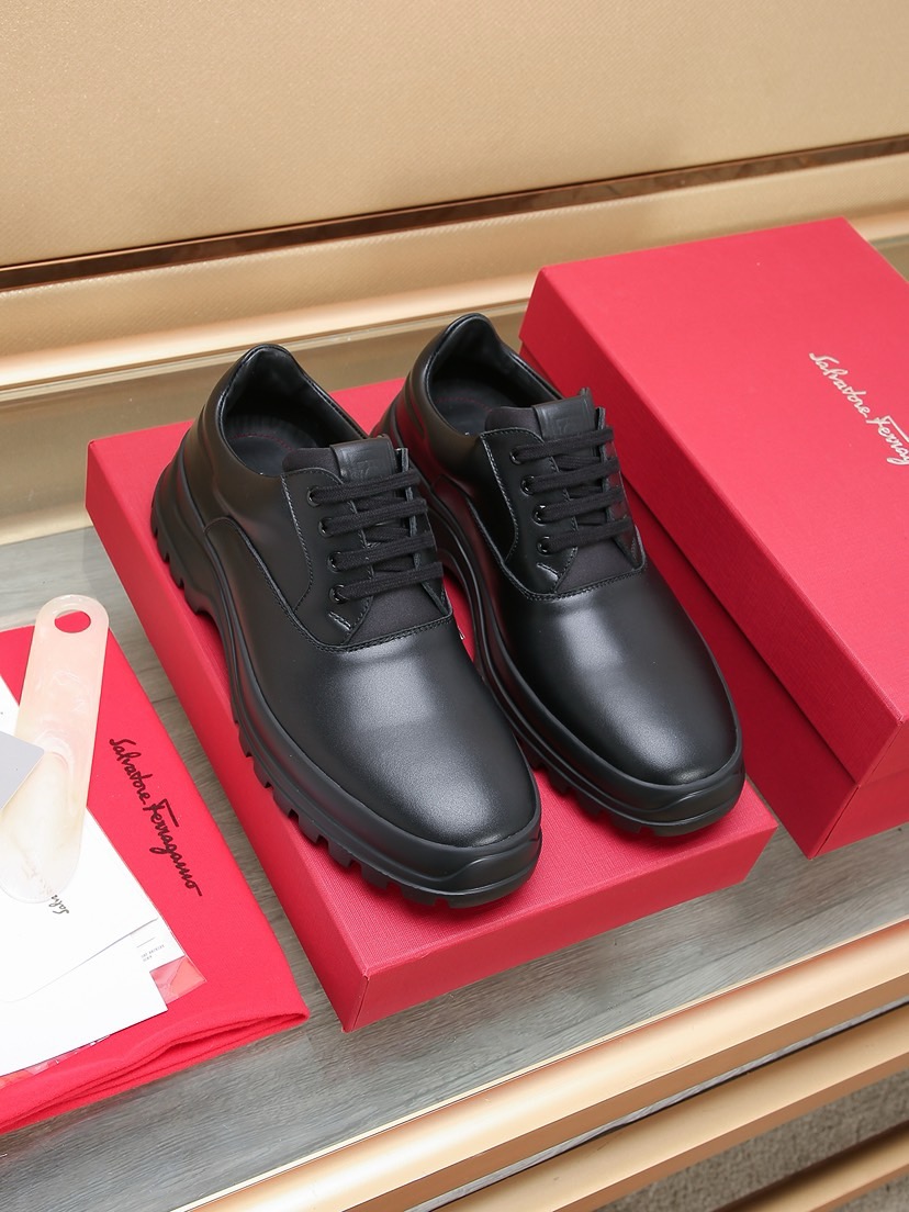 NO:557833,Factory 'Ferragamo' is the latest high-end top brand luxury ~ purchasing agency, top quality. The upper of the new fashion business men's shoes is made of original first-layer cowhide leather lining, with fine workmanship. The original style is fashionable and soft, with a wear-resistant and non-slip outsole, which is light and comfortable on the foot. The real thing looks better when photographed in person. The size is 38--44 (45 and 46 can be customized), ferragamo, cowhide19860909工厂《 Ferragamo 》最新高端顶端品牌奢侈～代购,顶级～质量.新時尚商务男鞋鞋面選用原版头层牛皮牛皮内里,精细做工.原版个性时尚柔软组合耐磨防滑大底,上脚轻巧舒适,实物拍摄實物更好看,码数38--44码(45、46可订做),,ferragamo,cowhide,Men's shoes