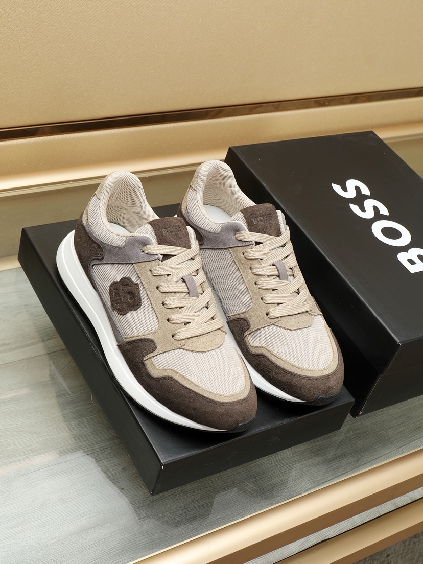 NO:620970,Factory [BOSS] new men's sports shoes. New models of well-known sports brands are grandly launched. They are shipped with luxurious and high-end designs. The uppers are made of original customized breathable mesh fabric (sheepskin feet). The laminated design upper lines have distinct layers and lightweight rubber outsole. Light luxury style, the upper is breathable and not stuffy, simple and elegant, and the upper foot is comfortable and trendy. Size38-44 (45 customized, non-refundable), sneakers, sheepskin19860909工厂【BOSS】新款男仕运动鞋 知名运动品牌新款隆重上市 以奢华高端设计出货 鞋面采用原版定制透气网布制作（羊皮垫脚） 叠层设计鞋面线条感层次分明,轻质橡胶大底.轻奢风格,鞋面透气不闷脚,简约大气,上脚舒适富有潮流感.Size38-44（45定做不退换）,,sneakers,sheepskin,Men's shoes