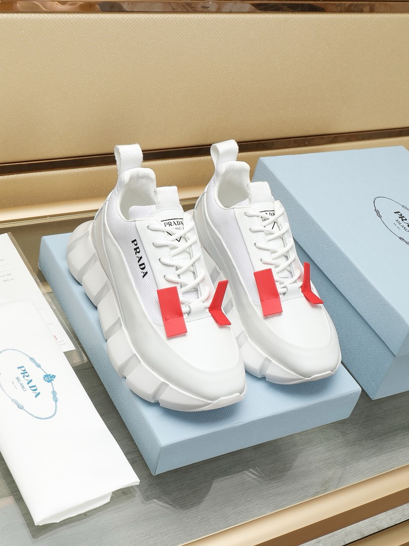 NO:620976,Factory【PRAD*】Prada's new model debuts at the same time. The fabric is made of first-layer cowhide leather upper and original mesh lining. The elegant and noble colors casually glow with mature charm. Classic and fashion are integrated. Luxurious and fashionable. High quality. Trustworthy. 3 colors available. Size 38-44 (45 customized), prada, prada, cowhide19860909工厂【PRAD*】普拉达新款同步闪亮登场 面料选用头层牛皮鞋面,选用原版网布内里,典雅高贵的色调漫不经心地焕发成熟魅力 经典与时尚融为一体 奢华时尚 高品质 值得信赖,颜色3色可选.码数38—44（45定做）,,prada,prada,cowhide,Men's shoes