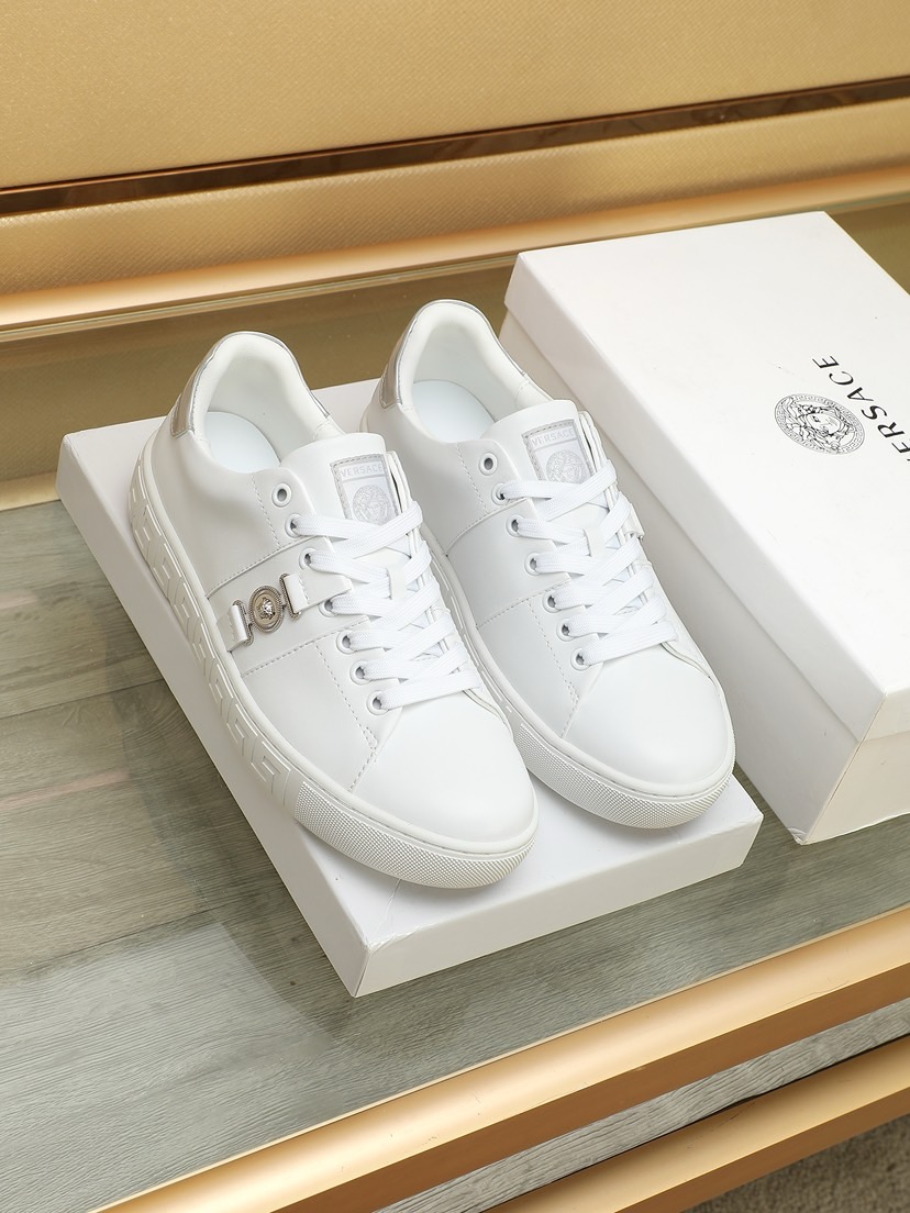 NO:621346,Factory [VERSACE] Versace men's new model is on the market. Original quality. The official website synchronizes the uppers with first-layer calfskin and first-layer sheepskin feet, perfect shape and top quality, rubber wear-resistant outsole, full shoe shape, full three-dimensional sense and super versatile. High-end yet tasteful, fashionable, standard size 38-44 (45 custom-made),,versace,versace,cowhide,sheepskin19860909工厂【VERSACE】范思哲男士新款上市 原单品质 官网同步鞋面选用头层小牛皮头层羊皮垫脚,完美造型顶级品质,橡胶耐磨大底,鞋型饱满,立体感十足超级百搭 高档不失品味,时尚、标准码数38-44（45定做）,,versace,versace,cowhide,sheepskin,Men's shoes