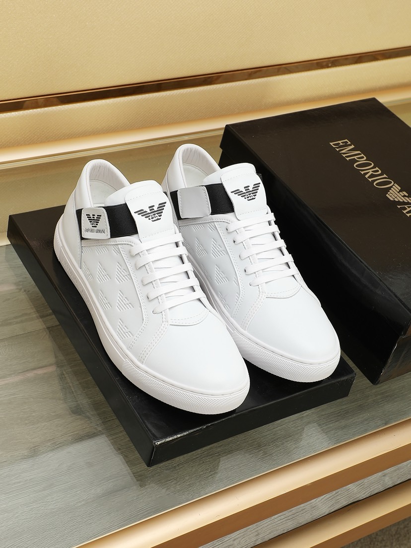 NO:639483,Factory [Armani] Armani's new fashion men's shoes are carefully crafted into international brands. This casual shoe combines high-quality fabrics and exquisite craftsmanship. The upper is made of first-layer cowhide!  The feet are padded with sheepskin lining. The upper foot effect is handsome and stylish. The lightweight rubber outsole makes the foot feel light and comfortable!  Fine workmanship, worth owning Size 38-44 (45 is custom-made and non-refundable),,armani,armani,cowhide,sheepskin19860909工厂【Armani】阿玛尼新款时尚男鞋精心打造国际品牌 此款休闲鞋集优质面料与精湛工艺于一身,鞋面选用头层牛皮制成！羊皮内里垫脚.上脚效果帅气有型,轻质橡胶大底,脚感轻便舒适！做工精细,值得拥有 Size38-44（45定做不退换）,,armani,armani,cowhide,sheepskin,Men's shoes