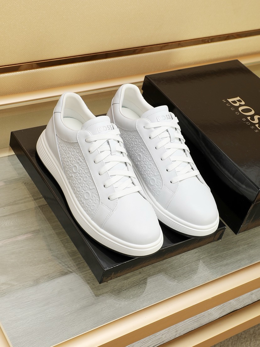 NO:639485,[BOSS] Original classic casual shoes. This model is the official flagship model. It has high quality and is made by famous original factory designers. The fabric is made of original first-layer cowhide and comfortable sheepskin lining. The perfect last shape and generous and fashionable design have attracted many consumers. They are suitable for drivers to drive. The code number is 38--44 (45 custom-made),,cowhide,sheepskin19860909【BOSS】原版经典款休闲鞋本款是官方主打经典款,质量,原厂名师制作,面料采用原版头层牛皮舒适羊皮内里.完美楦型,大方时尚的设计,吸引了众多消费者的追捧,适合司机驾车行驶 码数38--44（45定做）,,cowhide,sheepskin,Men's shoes