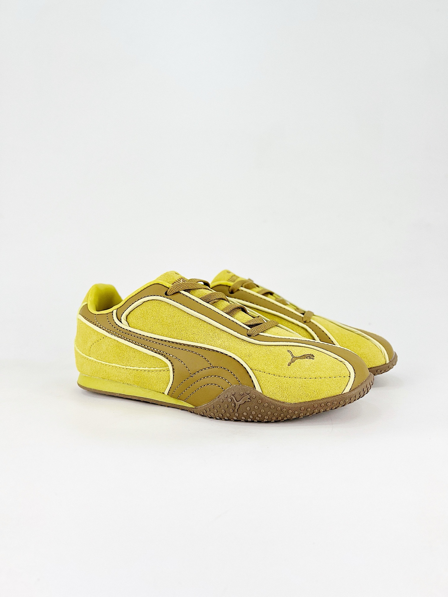 NO:532605,Real price New PUMA Bella V2 Leather Comfortable low top Life and leisure moral training thin sole shoes Size 35.5 36 37 37.5 38 38.5 39 40 40.5 41,19860909实价 新品PUMA Bella V2 Leather彪马 舒适低帮 生活休闲德训薄底鞋 尺码 35.5 36 37 37.5 38 38.5 39 40 40.5 41,,Men's shoes