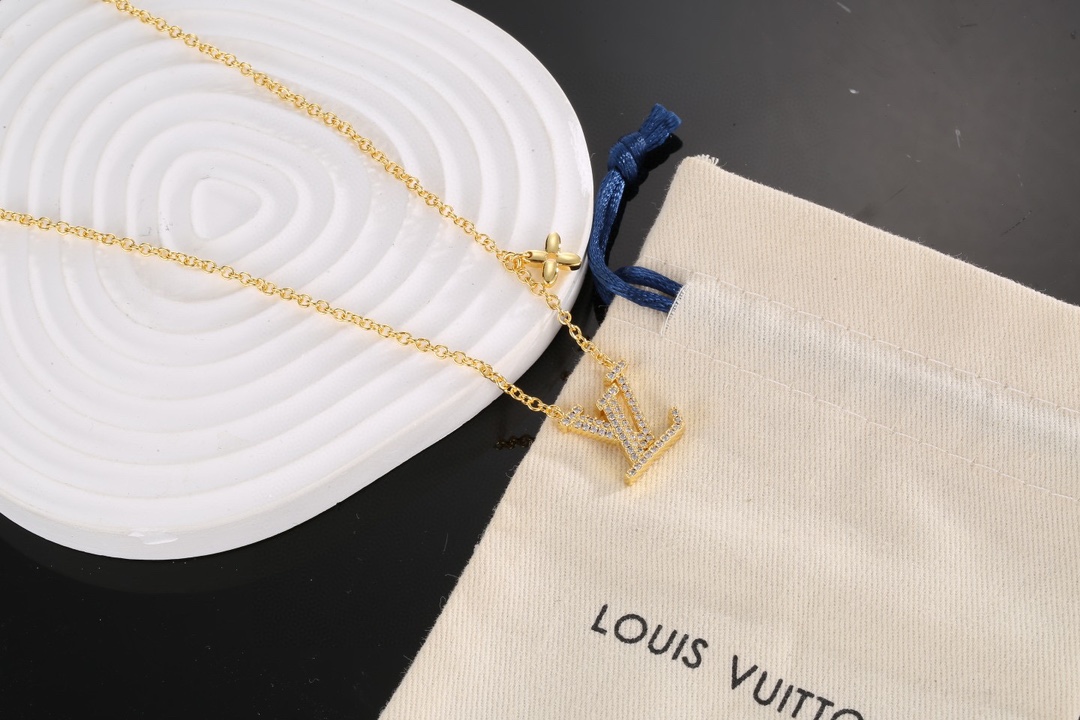 Louis Vuitton Jewelry Necklaces & Pendants Gold Yellow Polishing