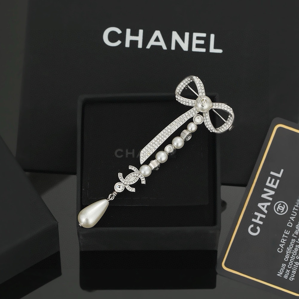 Chanel Jewelry Brooch