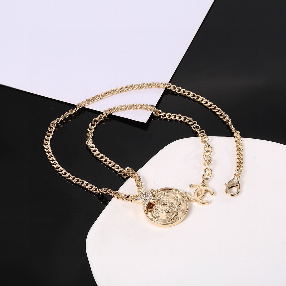 Chanel luxury necklace 3