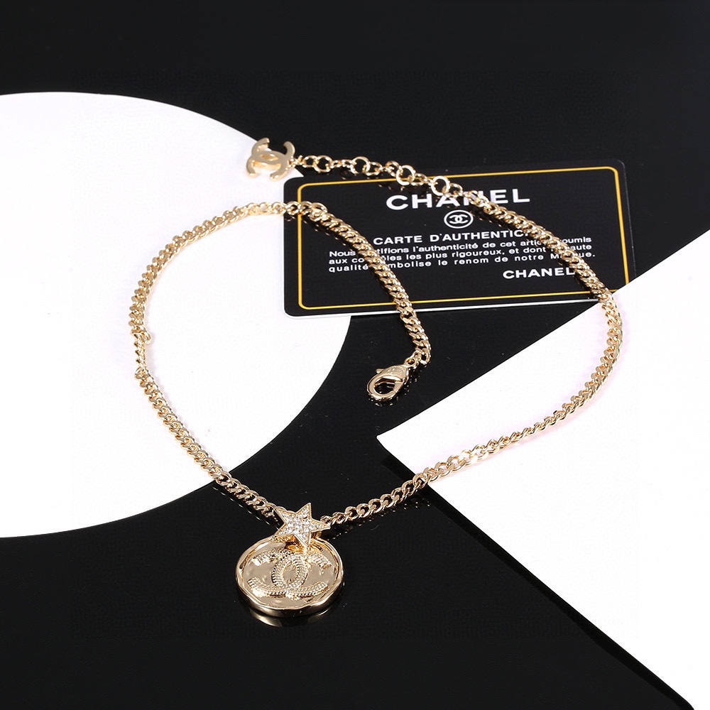 Chanel luxury necklace 2