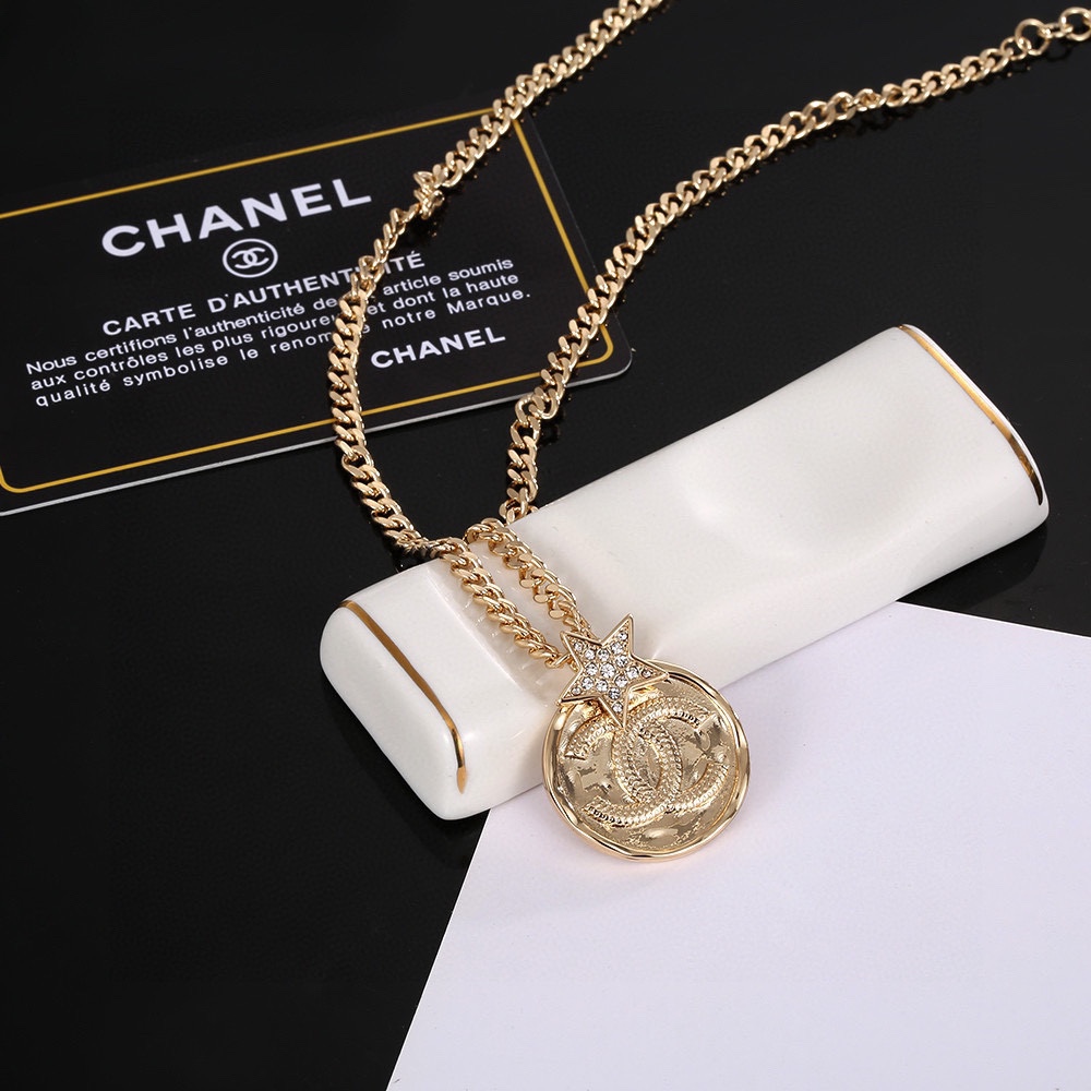 Chanel luxury necklace 4