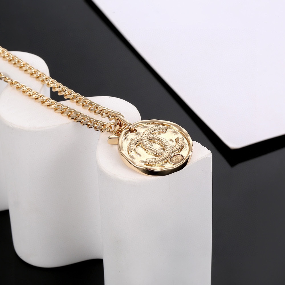Chanel luxury necklace 6