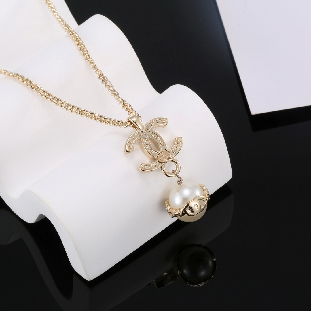 Chanel luxury necklace 7